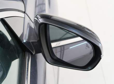 DS Automobiles - DS7 Crossback