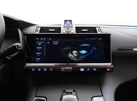 DS Automobiles - DS7 Crossback