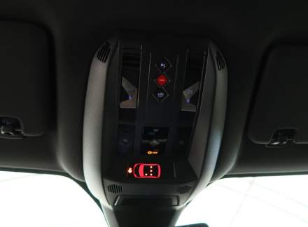 DS Automobiles - DS7 Crossback