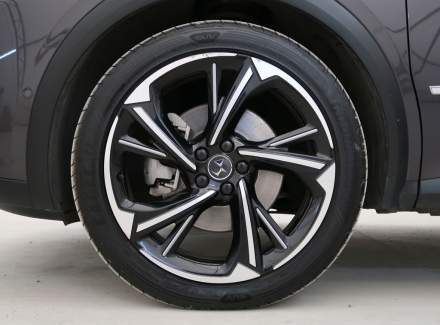 DS Automobiles - DS7 Crossback