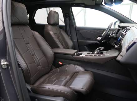 DS Automobiles - DS7 Crossback