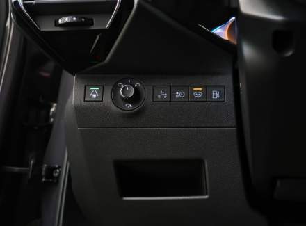 DS Automobiles - DS7 Crossback