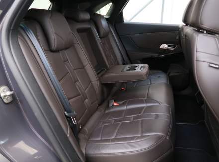 DS Automobiles - DS7 Crossback