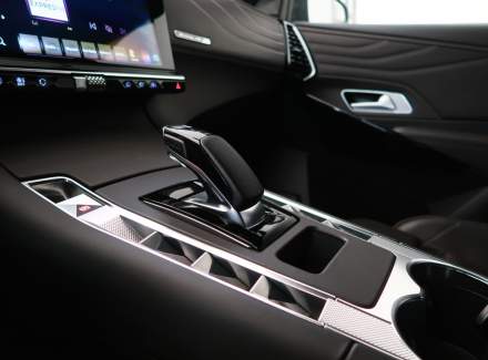 DS Automobiles - DS7 Crossback