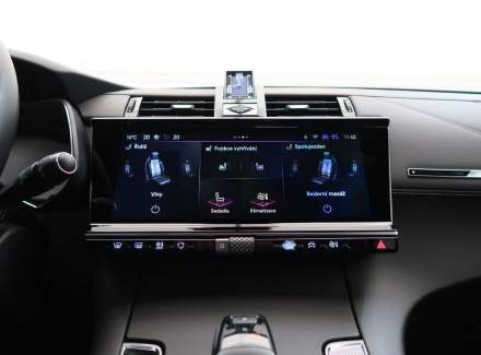 DS Automobiles - DS7 Crossback