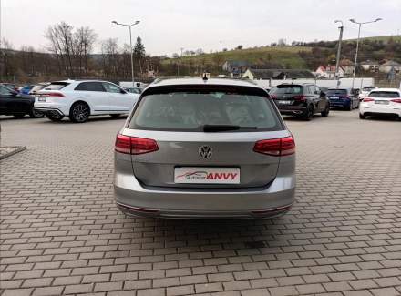 Volkswagen - Passat