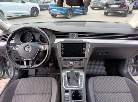 Volkswagen - Passat
