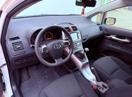 Toyota - Auris