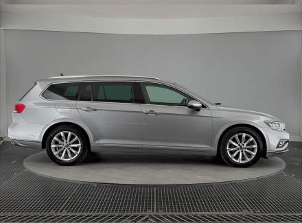 Volkswagen - Passat