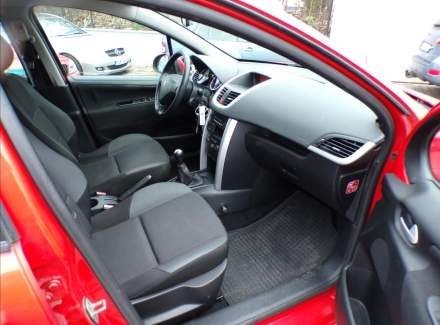 Peugeot - 207