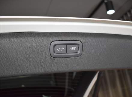 Volvo - XC90