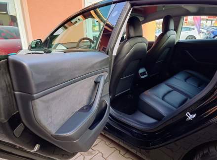 Tesla - Model 3