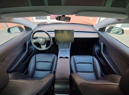 Tesla - Model 3
