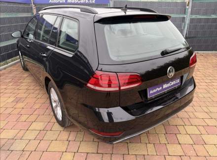 Volkswagen - Golf
