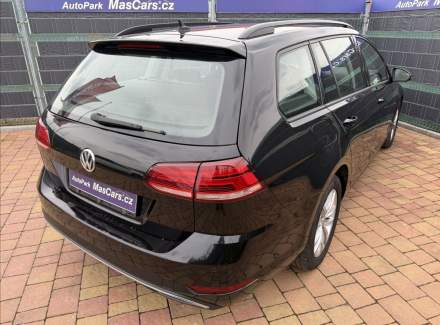 Volkswagen - Golf