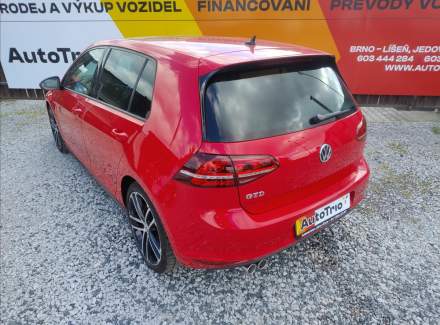 Volkswagen - Golf
