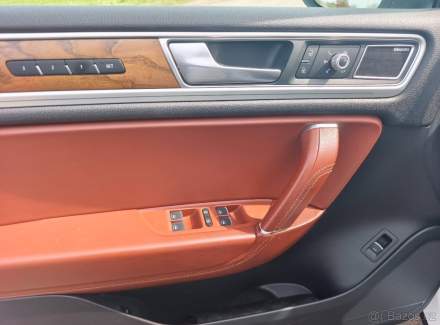 Volkswagen - Touareg