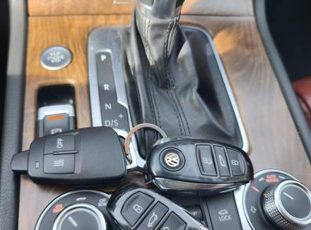 Volkswagen - Touareg