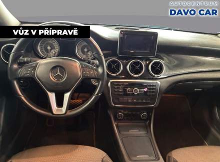 Mercedes-Benz - CLA