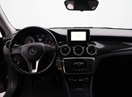 Mercedes-Benz - CLA