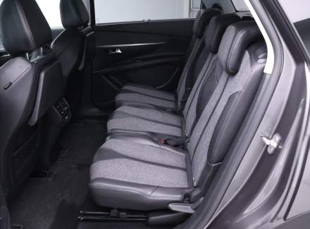 Peugeot - 5008