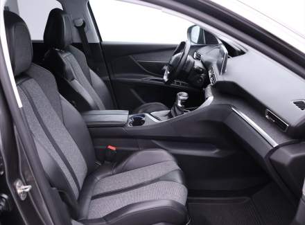 Peugeot - 5008