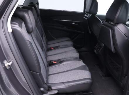 Peugeot - 5008