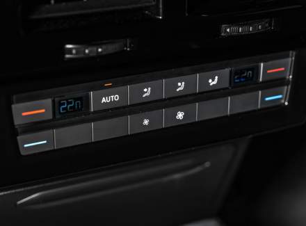 Volkswagen - Touareg