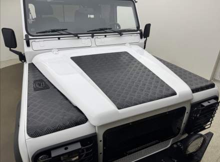 Land Rover - Defender