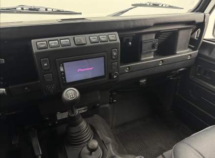 Land Rover - Defender