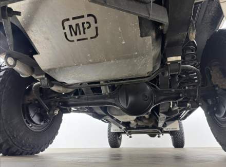 Land Rover - Defender