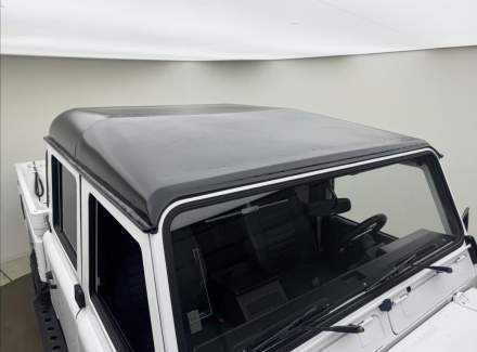 Land Rover - Defender