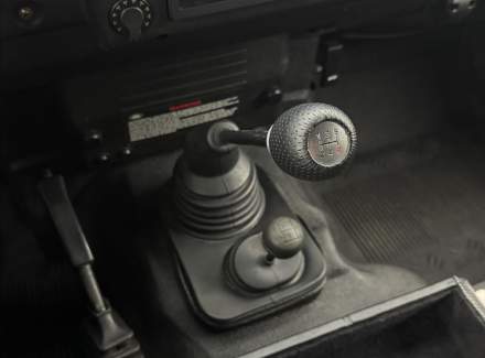 Land Rover - Defender