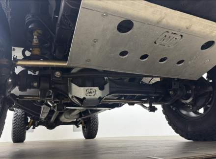 Land Rover - Defender