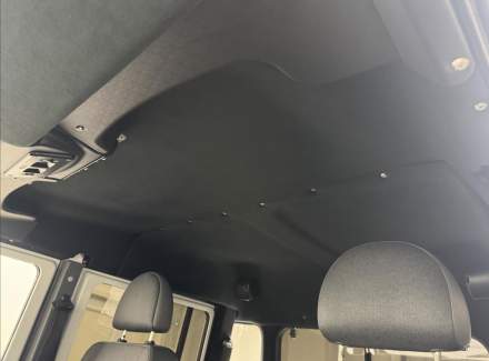 Land Rover - Defender