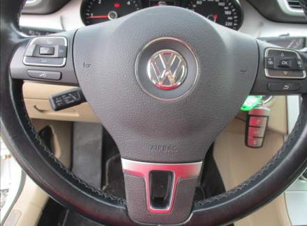 Volkswagen - Passat
