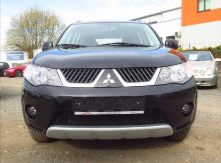 Mitsubishi - Outlander
