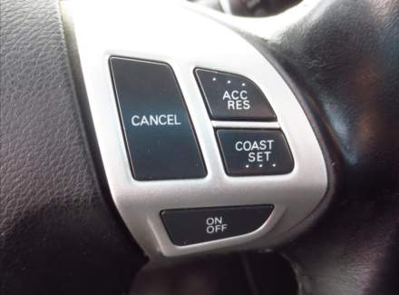 Mitsubishi - Outlander