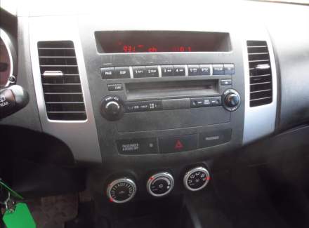 Mitsubishi - Outlander