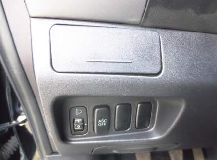 Mitsubishi - Outlander