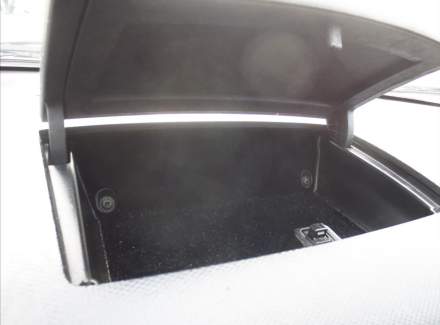 Mitsubishi - Outlander