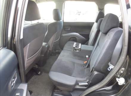 Mitsubishi - Outlander