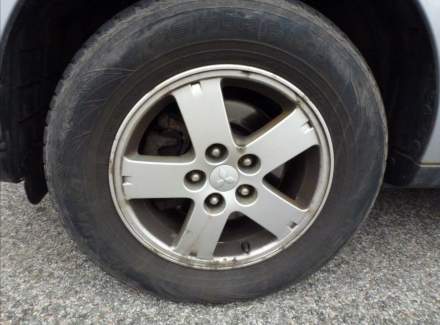 Mitsubishi - Outlander