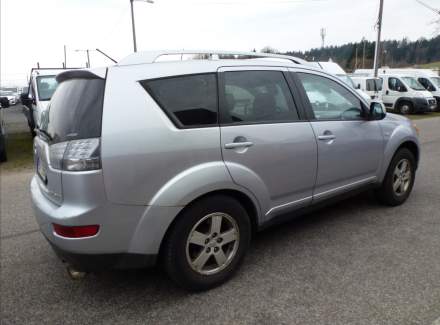 Mitsubishi - Outlander