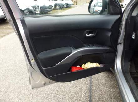 Mitsubishi - Outlander