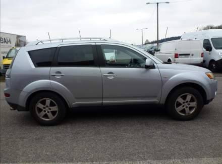 Mitsubishi - Outlander