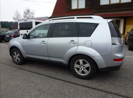 Mitsubishi - Outlander