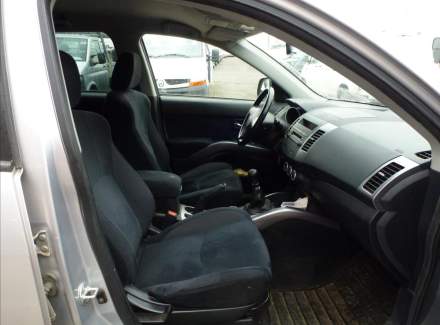 Mitsubishi - Outlander