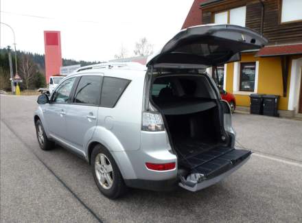 Mitsubishi - Outlander