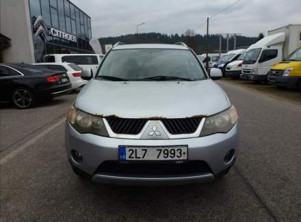 Mitsubishi - Outlander